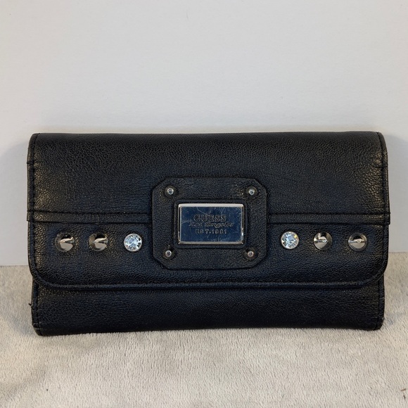 Guess geela wallet in good condition. - Picture 2 of 8